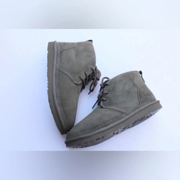 NWOT UGG Neumel boots - Picture 12 of 15